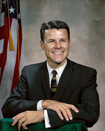 Charles Bassett
NASA Image and Video Library – domena publiczna
images-assets.nasa.gov/image/S64-31443/S64-31443~orig.jpg