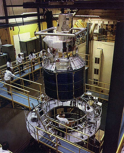 DSP 10 USAF Space and Missile Systems Center - Public Domain https://commons.wikimedia.org/w/index.php?curid=6959210